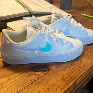 Nike bran new court legacy size 6